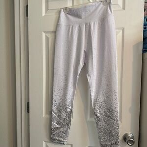 NWT - BuffBunny White to silver ombré